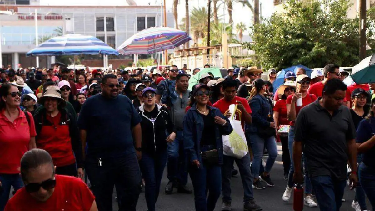 continuan protestas de docentes 2